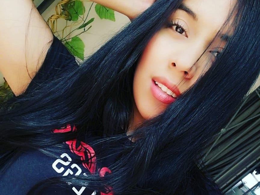 Mia_Coleman profilbild på webbkameramodell 