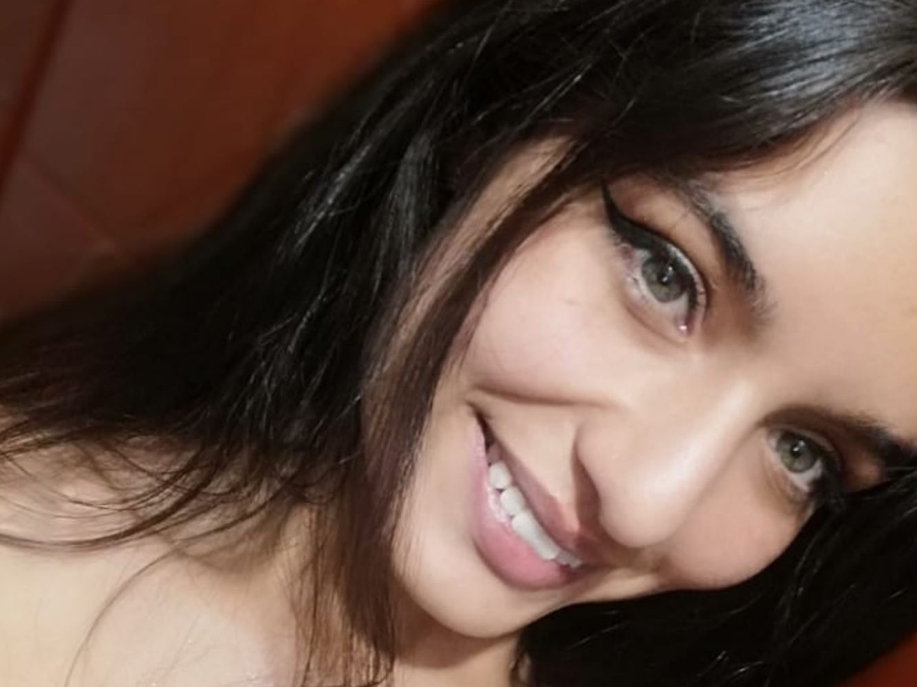 Imagen de perfil de modelo de cámara web de ardienteher