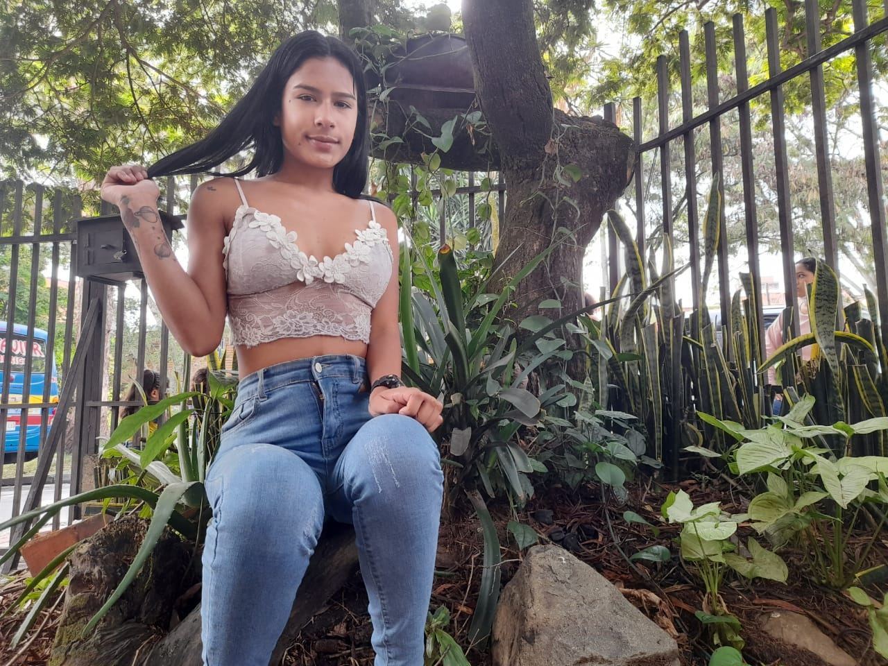 Foto de perfil de modelo de webcam de petite_alejandra 