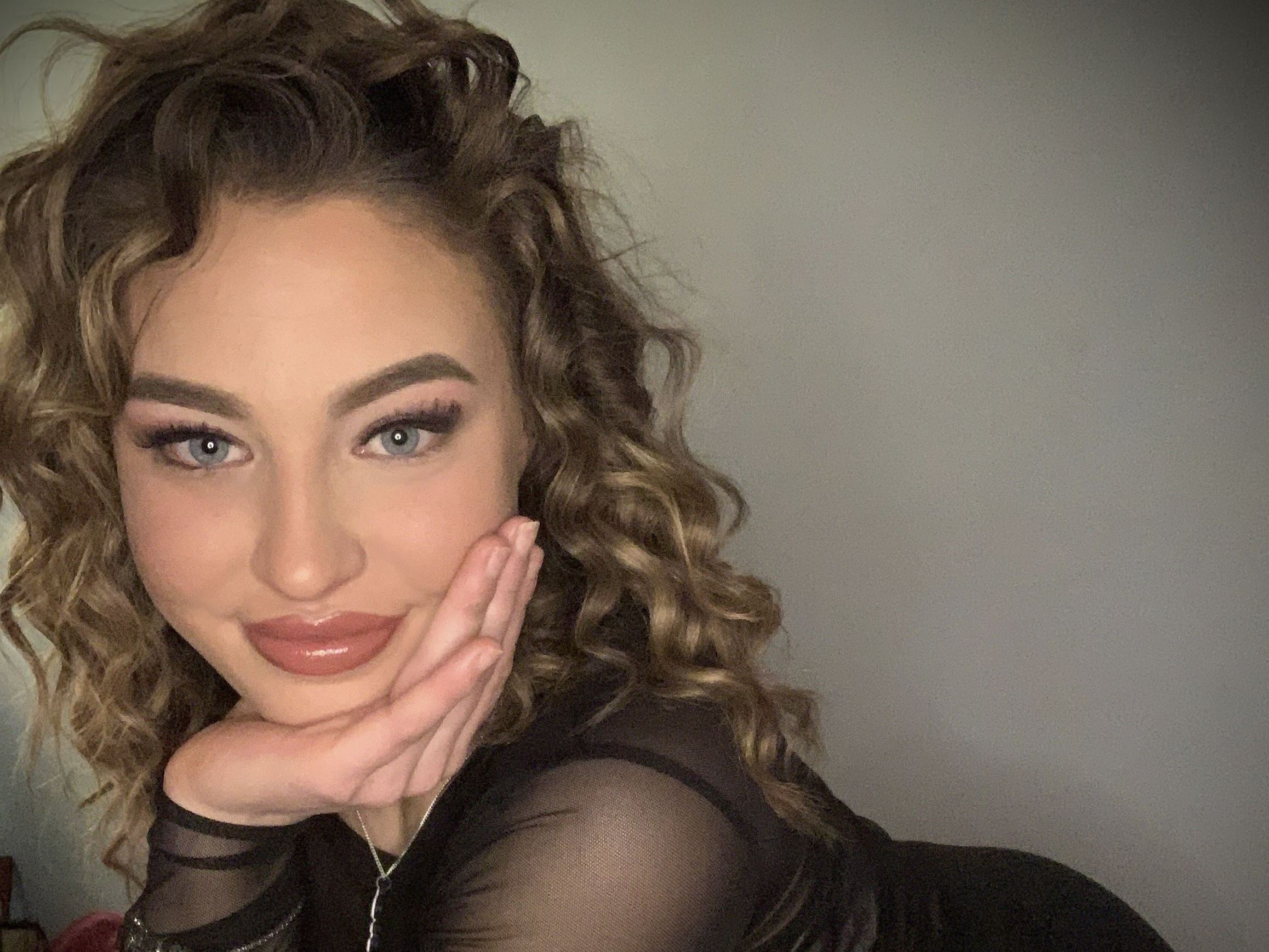 Roseyt99 profielfoto van cam model 