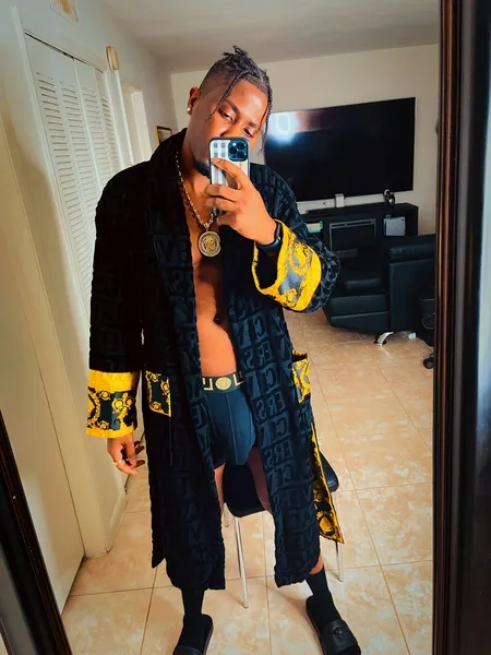 Interprete SaintXStarlets Foto 1