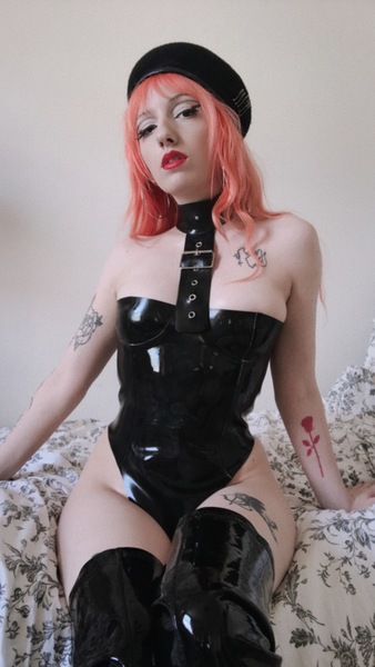 Performer EllieHazex Photo 8