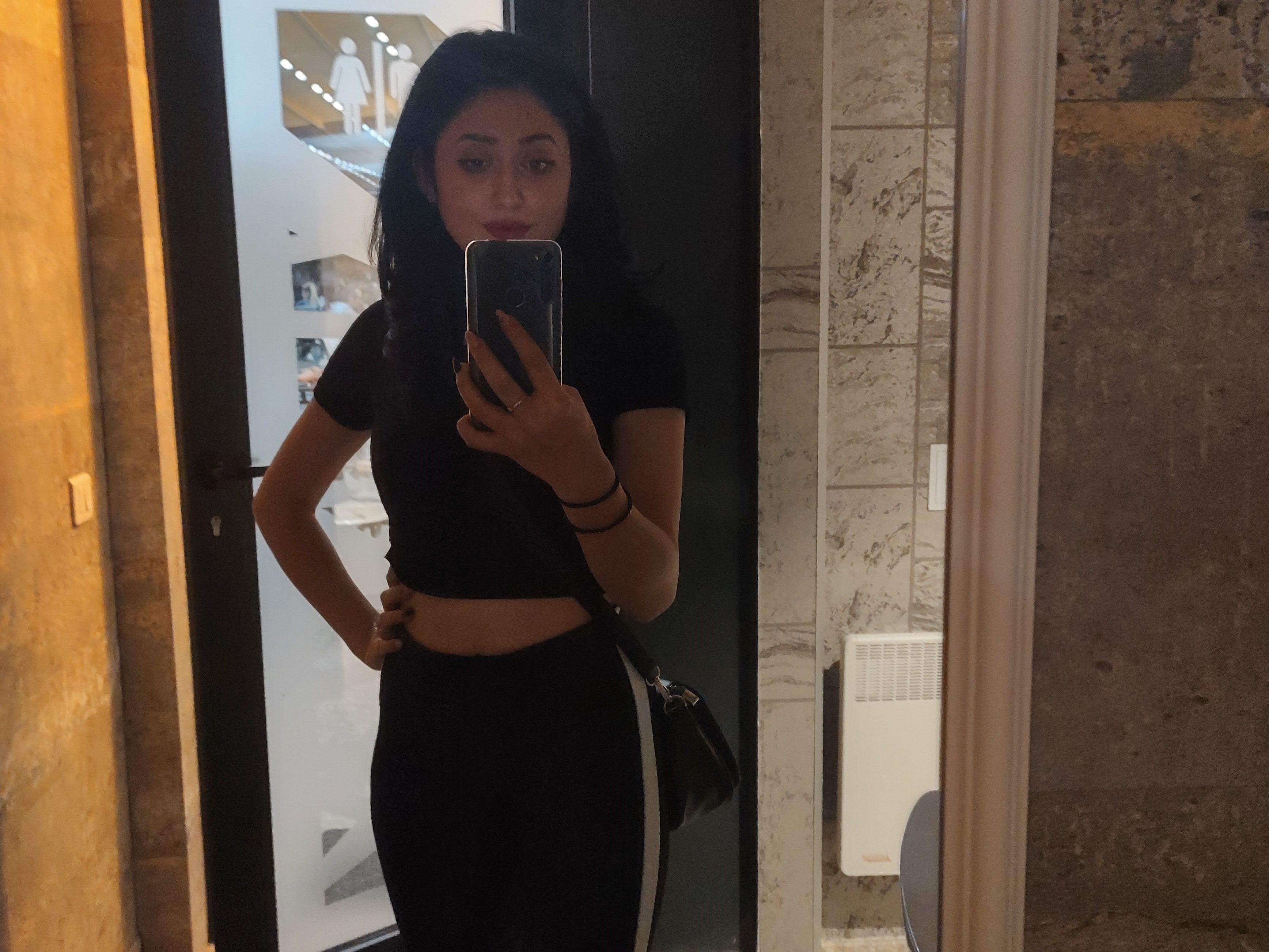 klaraharahot cam model profile picture 