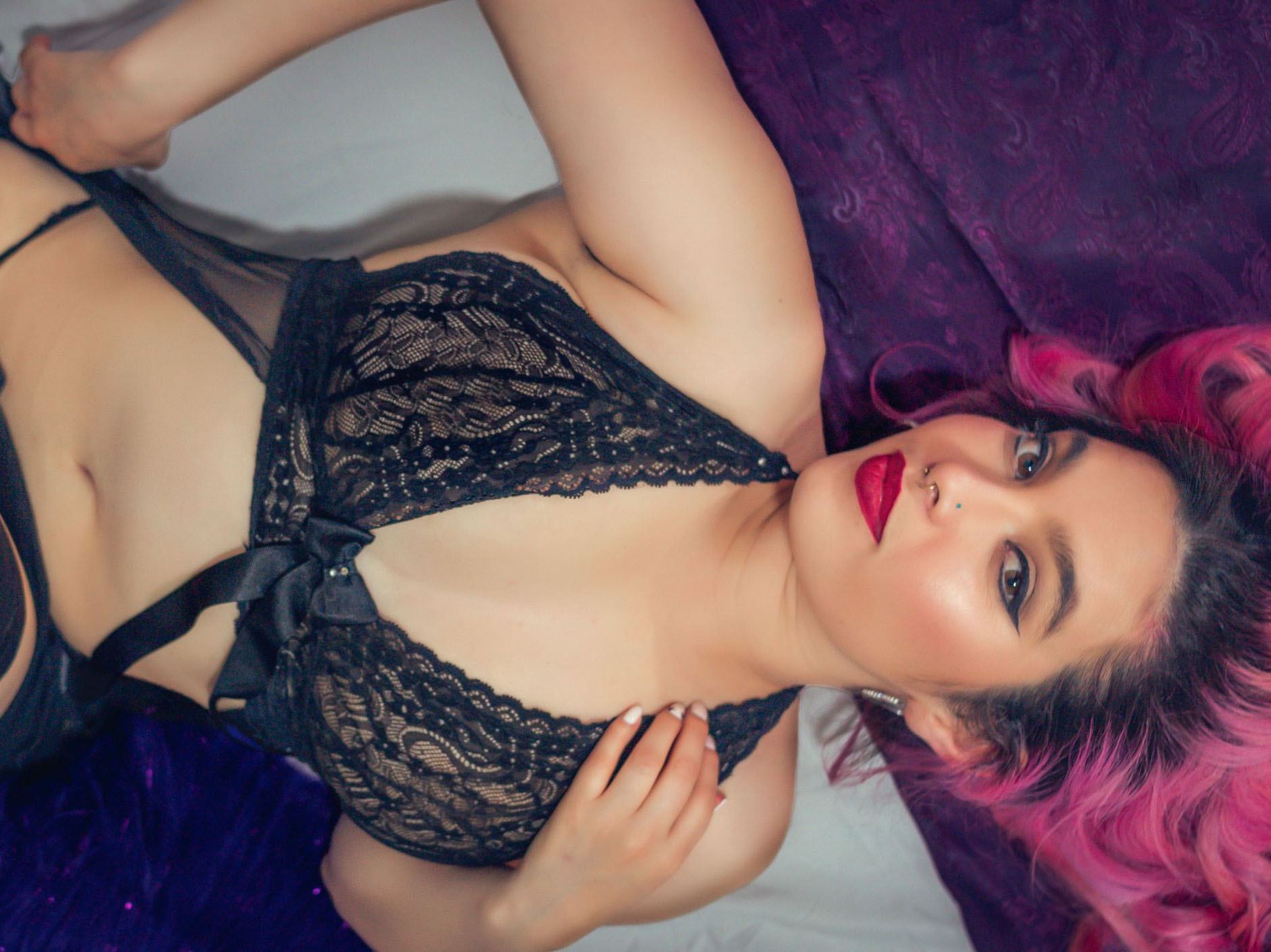 PaulineBerneett immagine del profilo del modello di cam