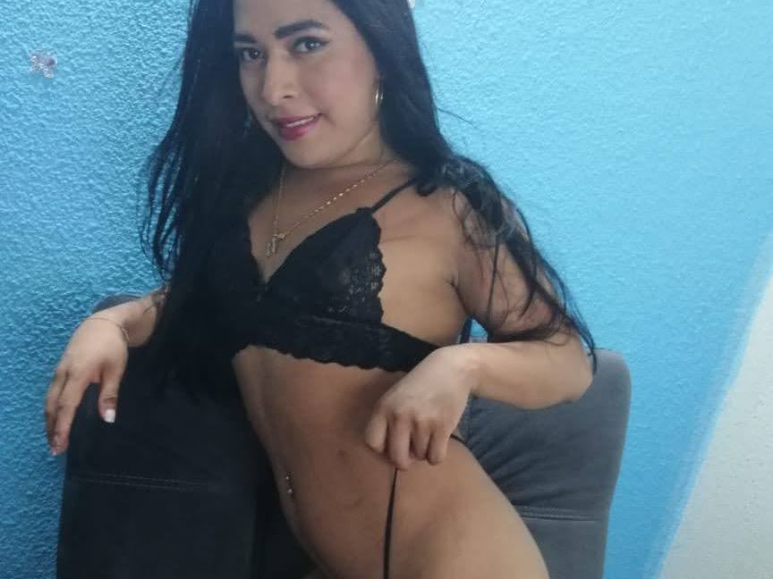 Image de profil du modèle de webcam Trans_latin_queen