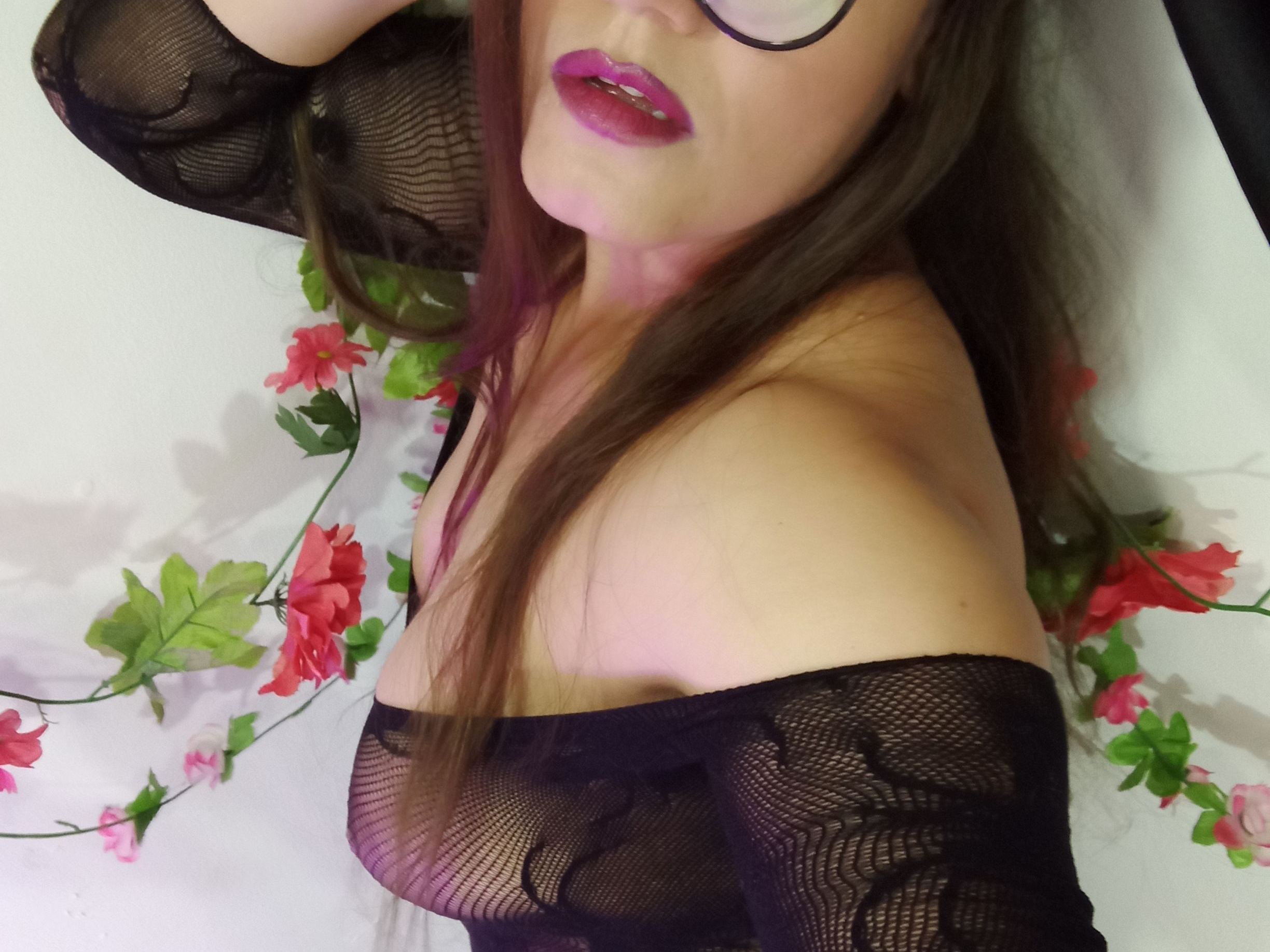 Image de profil du modèle de webcam Lucy_Watts