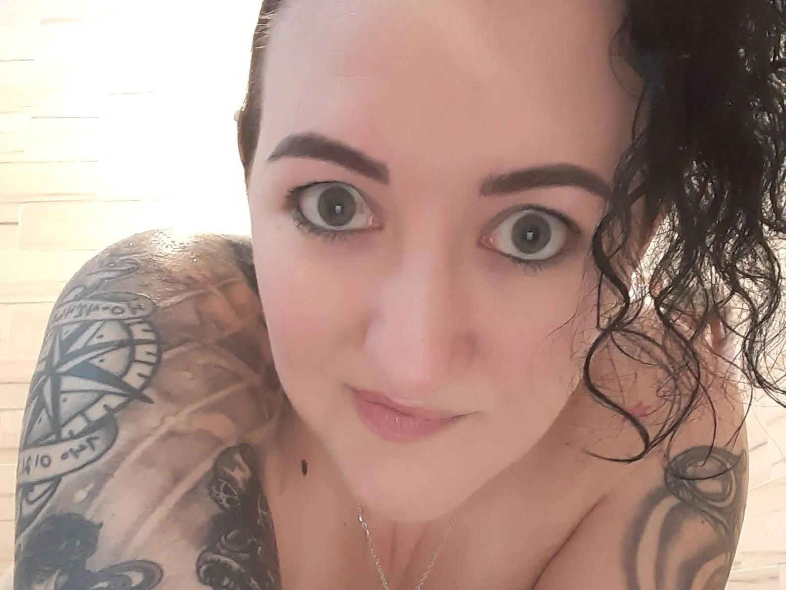 Image de profil du modèle de webcam NikCrave