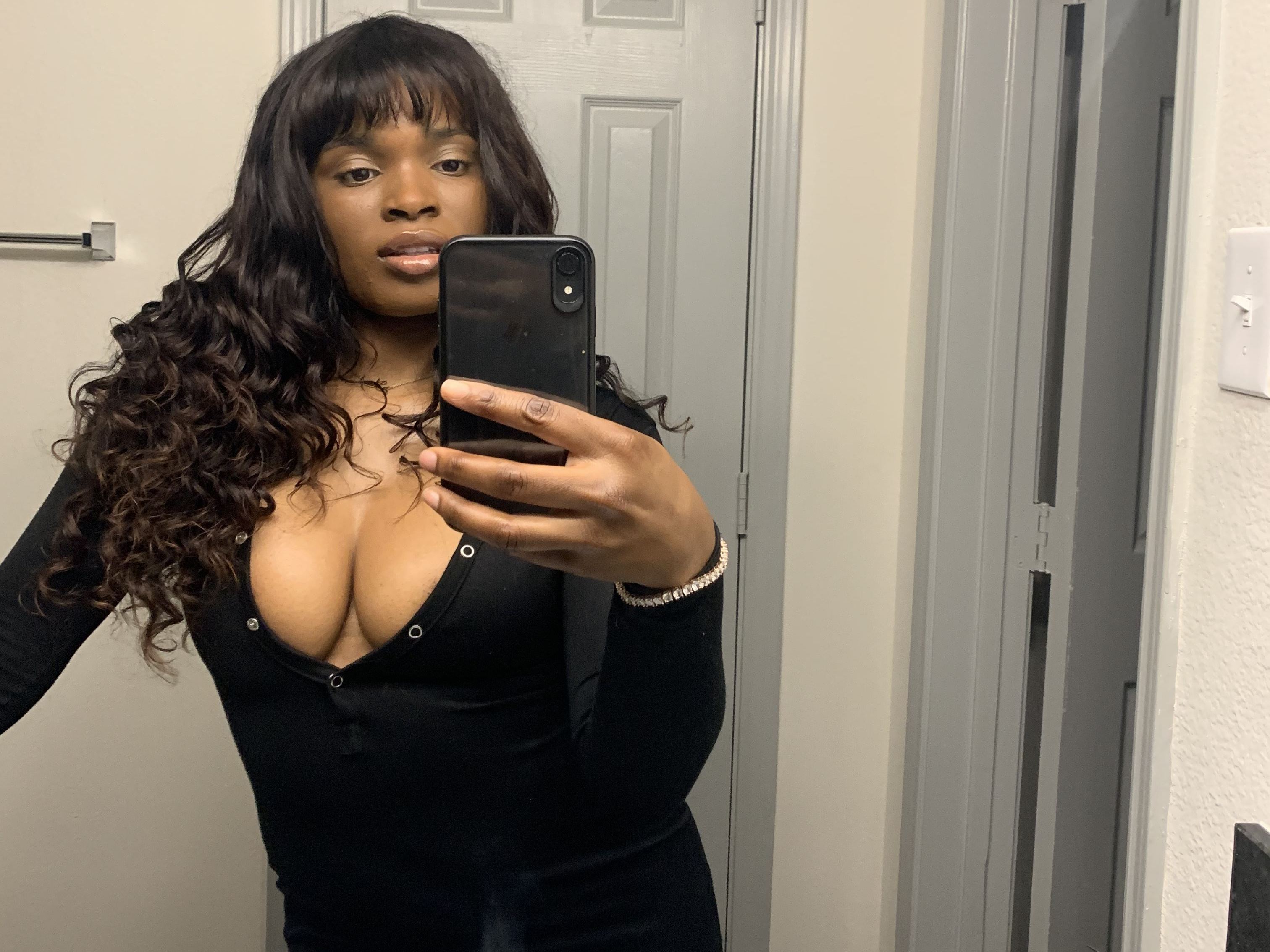 LovelyChocolateLust cam model profile picture 