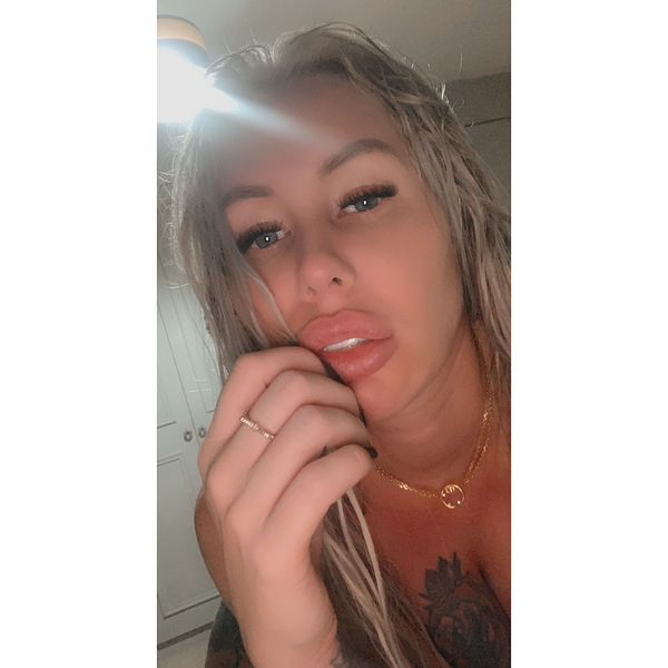 Darsteller Bustyblondeharlow Foto 5