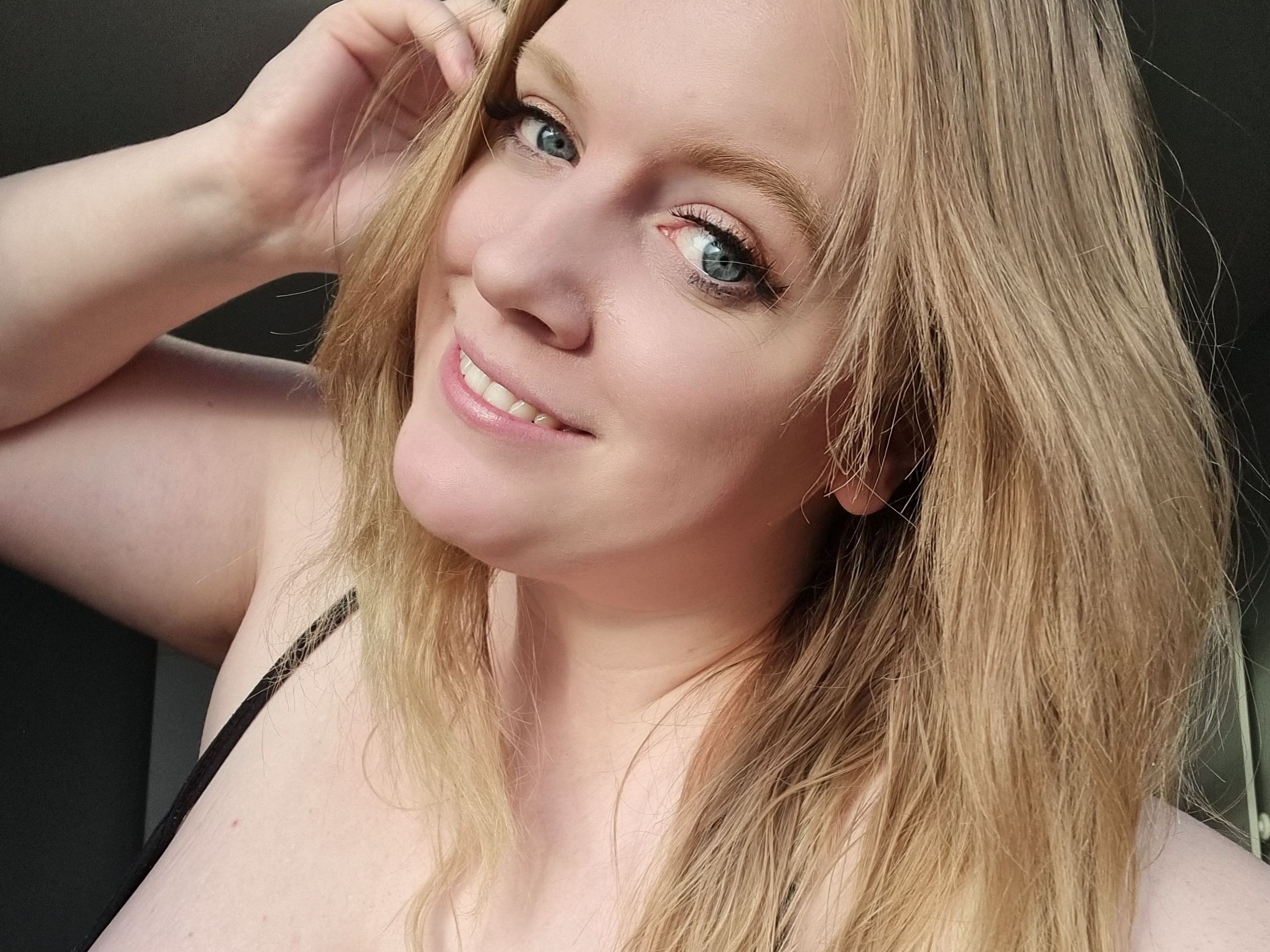 Julie_Bliss1 Profilbild des Cam-Modells 