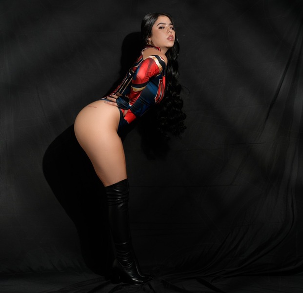 Performer Lucycolins Photo 4