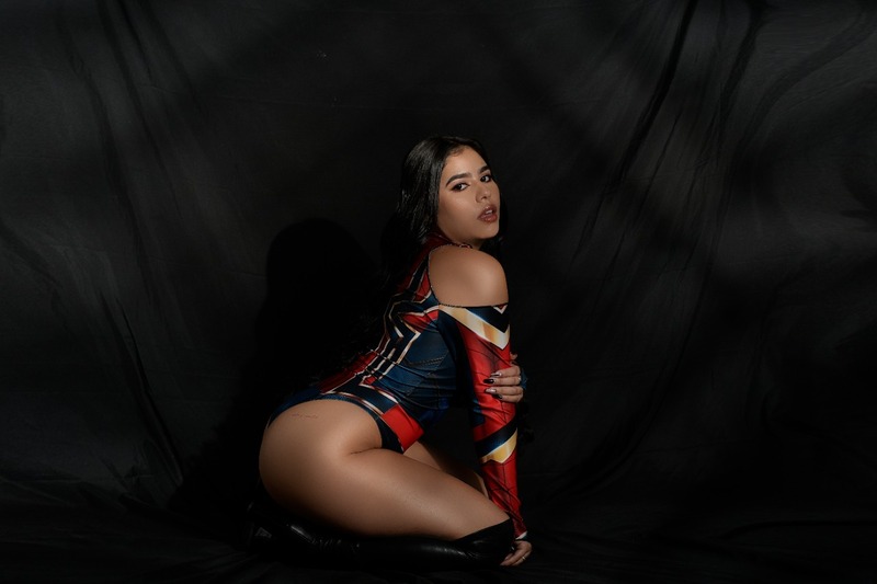 Performer Lucycolins Photo 5