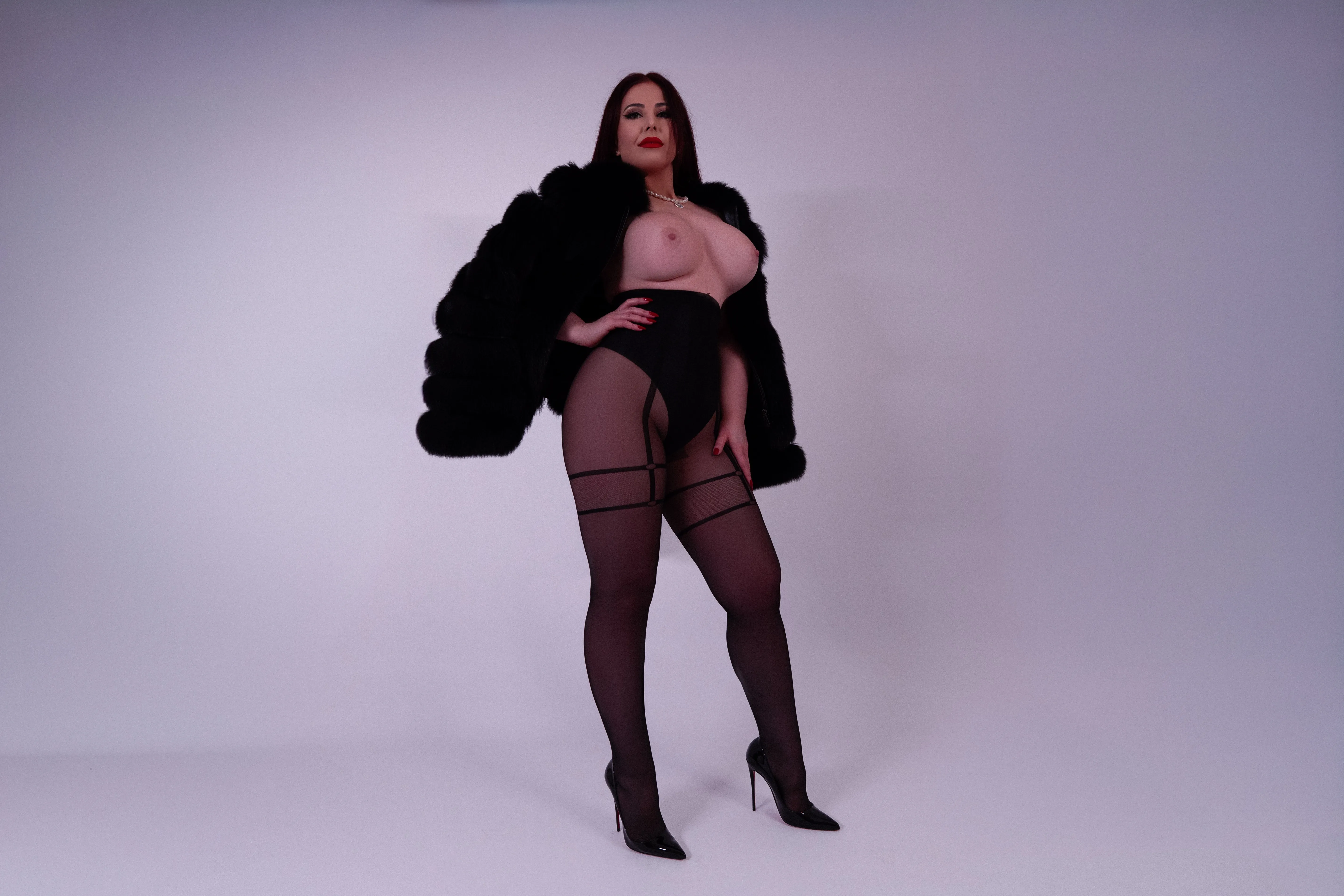 Performer GraceDomnin Photo 2