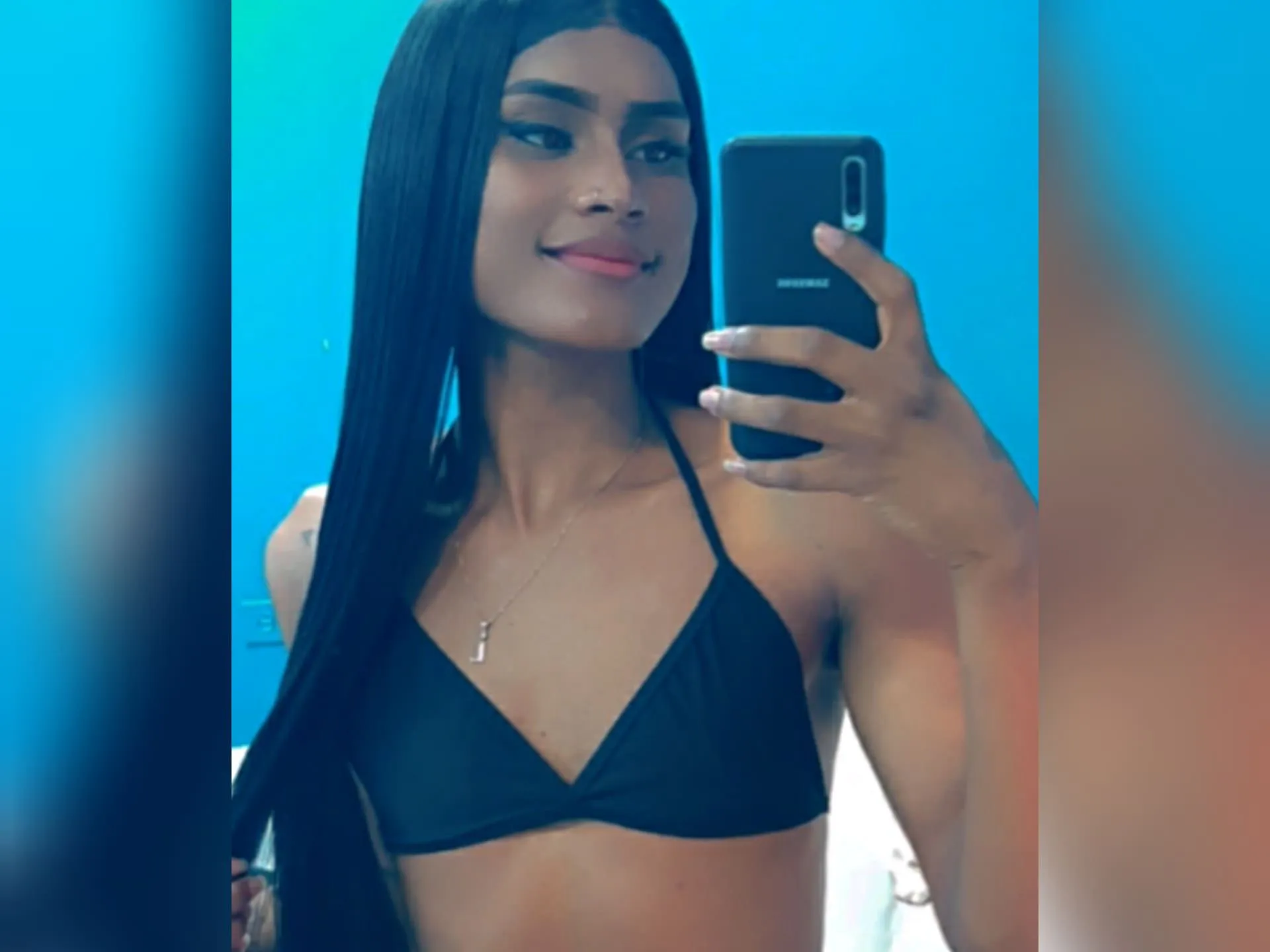 Image de profil du modèle de webcam LuisaCollins