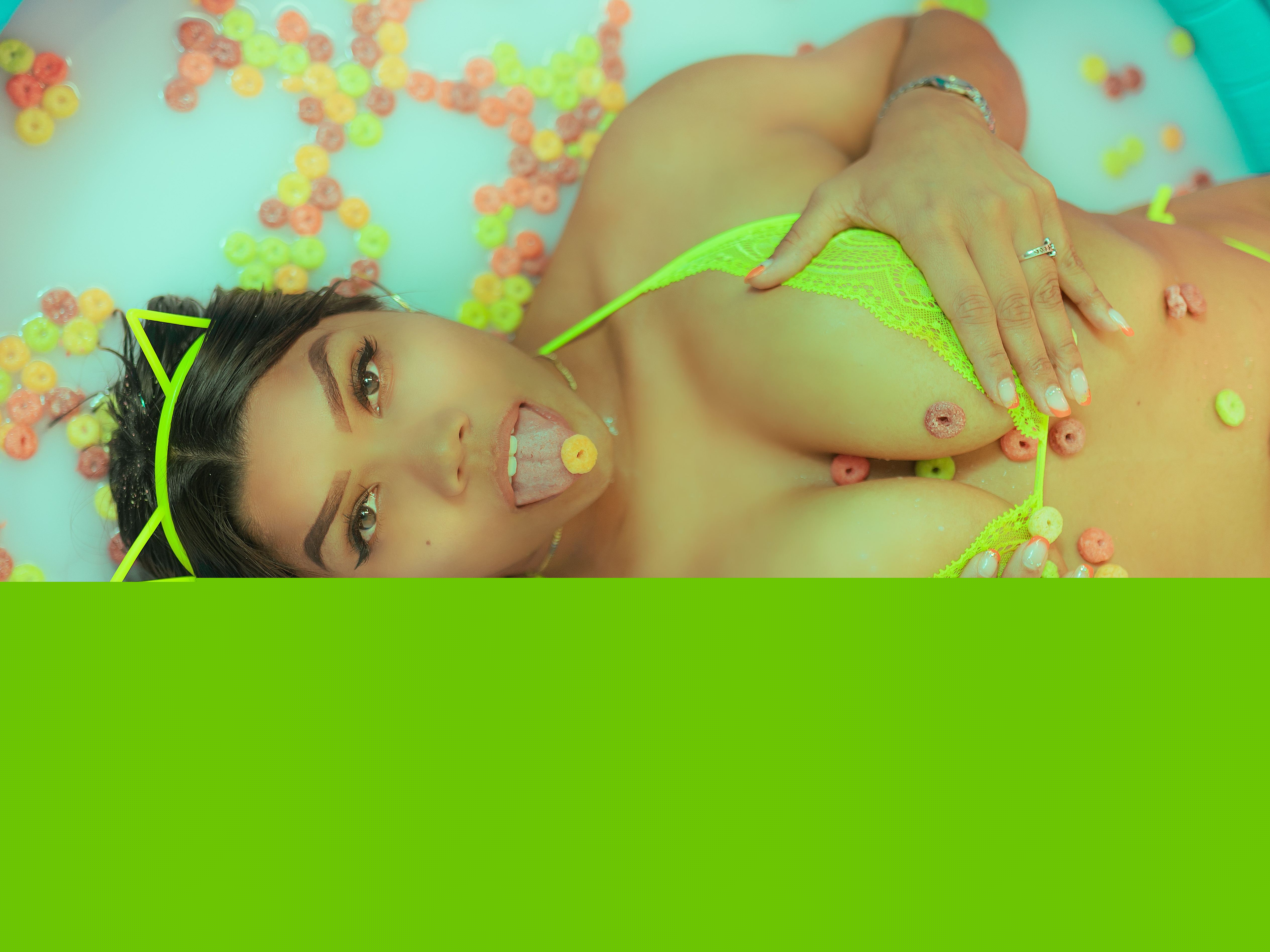 Image de profil du modèle de webcam Nicky_Bernad