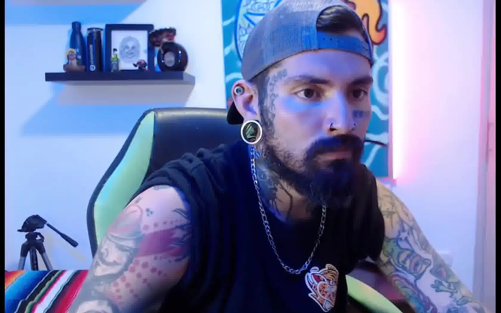 Performer CrashHel Video 1