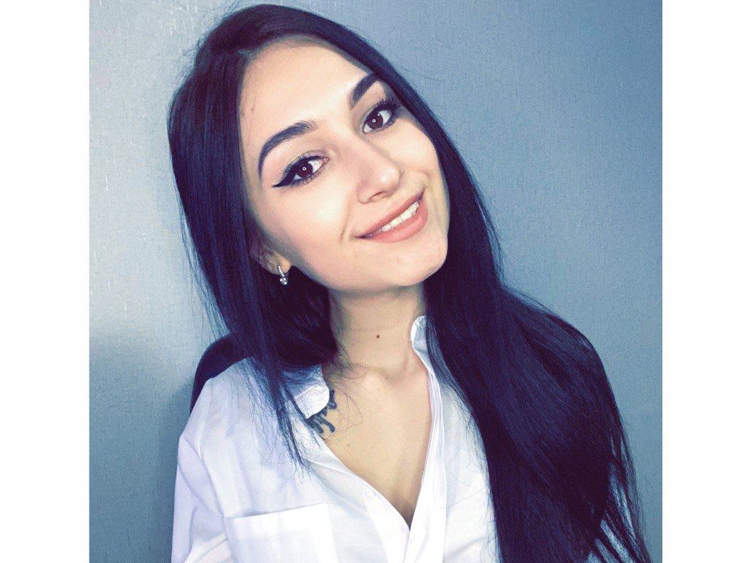 Anne_Li Profilbild des Cam-Modells