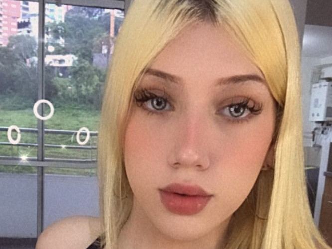 Image de profil du modèle de webcam nicolletex